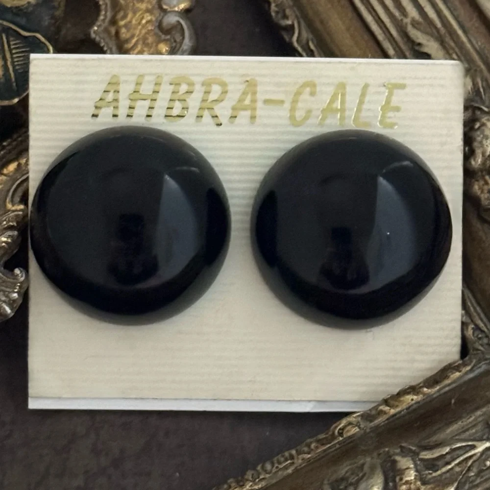 VINTAGE • Ahbra Cale Black Button Earrings_3